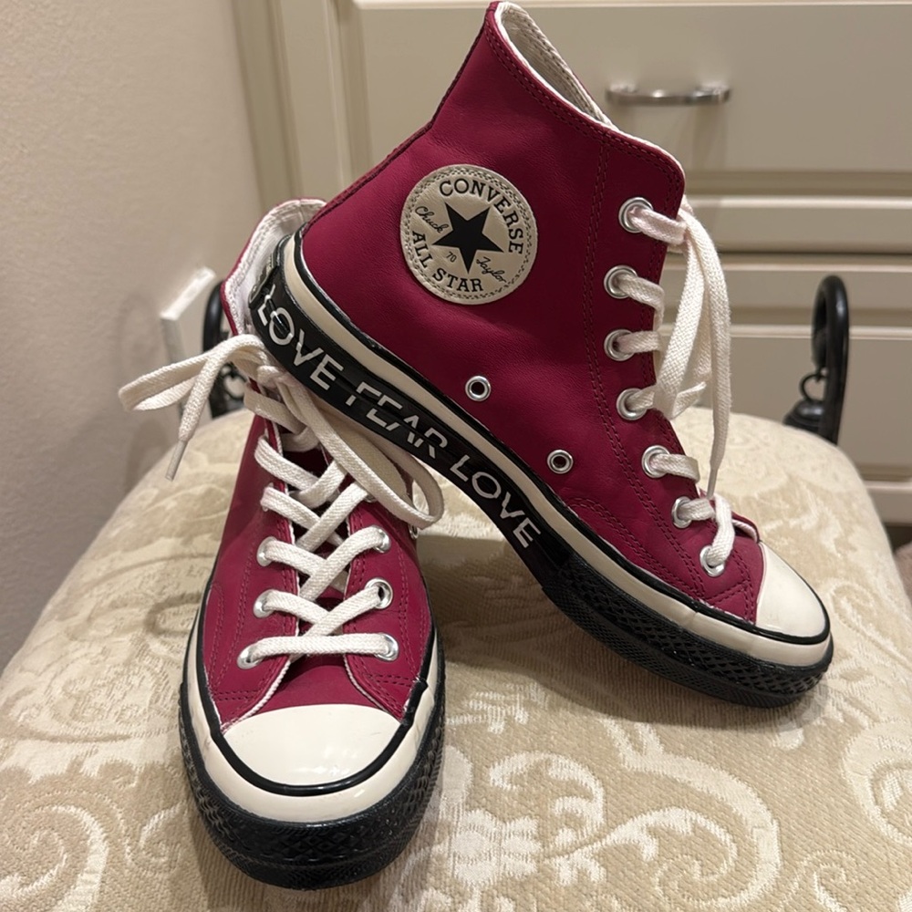 Converse All-Star, Chuck Taylor, high top, red leather, love – fear sneakers.